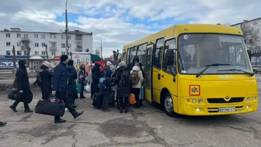 Евакуація з прифронтових територій: Save Ukraine пропонує житло та повний супровід