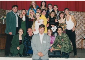 В Славянске профессионального театра нет. И неизвестно будет ли?