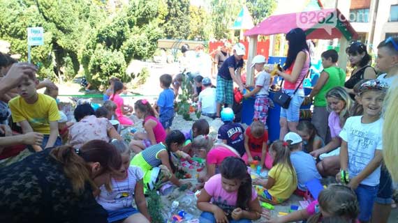 В Славянске прошло «Строительство города счастья»