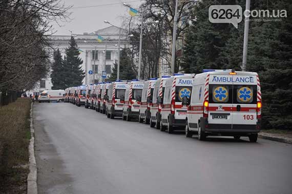 В Краматорске перед приездом Президента срочно латают дороги