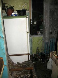 В Краматорске пьяная мать шестерых детей родила двух мертвых деток