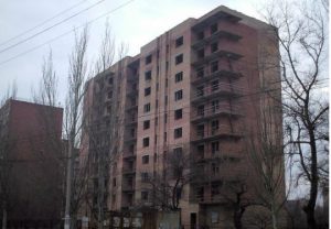 Жители Славянска обеспокоены опасностью городских недостроев и требуют срочно принять меры