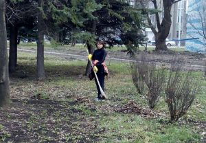 “Давайте любить свой город не на словах , а на деле.” Как в сквере “Мечта” прошел “Большой субботник”