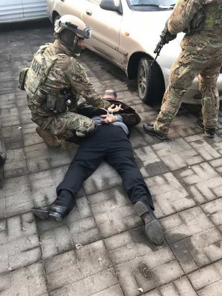 В Славянске СБУ задержала банду уголовников-рэкетиров