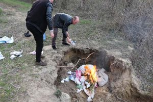 Славянские полицейские уничтожили наркотики на сумму более 120 тысяч гривен