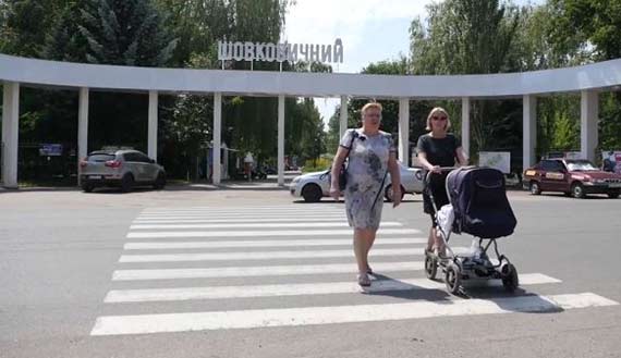 Власть в бездействии: жители Славянска, Бахмута и Мариуполя борются за парковые зоны