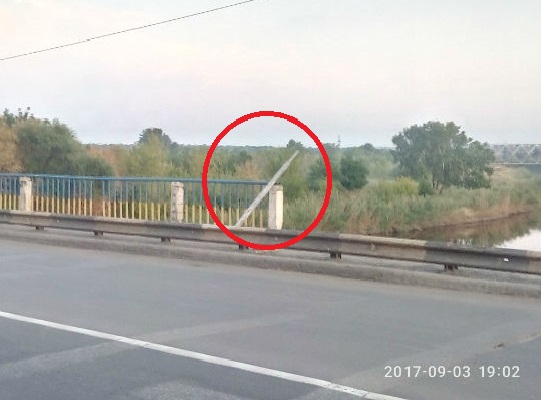 В Славянске пешеходы до сих пор страдают из-за аварии, которая произошла несколько месяцев назад. Фото