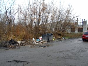 В Славянске стихийная свалка на Андреевском дошла до городских властей