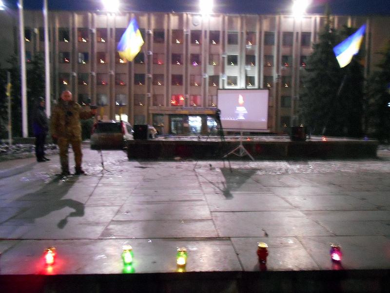 Славянские активисты собрали горожан на неформальный митинг памяти жертв Голодомора