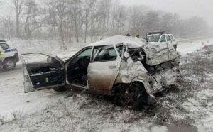 При вьезде в Славянск перевернулся автобус