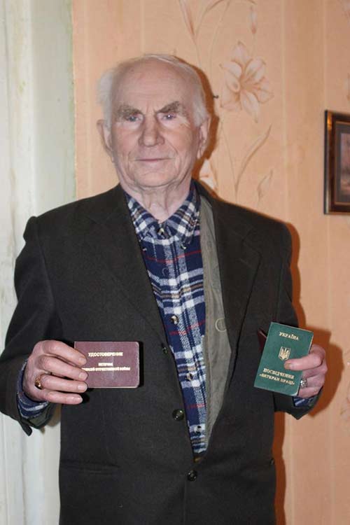 В Лимане пенсионер подарил свою квартиру сироте, а сам ушел жить к родственникам