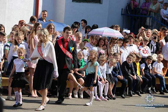 Для 30 тисяч школярів Слов’янська та Лимана пролунав «останній дзвоник»