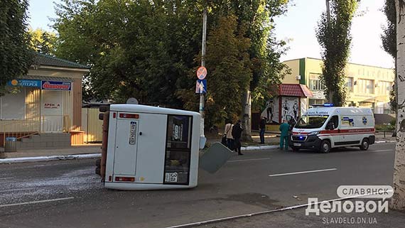 В Славянске перевернулась маршрутка. Есть пострадавшие
