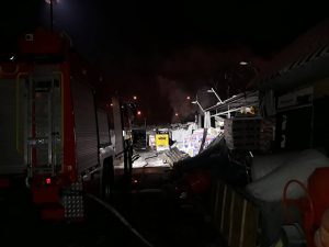 Сгоревшая в Краматорске стройбаза принадлежит славянским предпринимателям. Фото после пожара