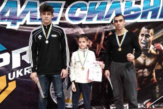 Спортивний клуб «Тріада» гідно представив Слов’янськ на Чемпіонаті Донецької області з ММА