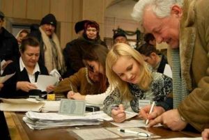 Как в Украине будут повышать пенсионный возраст