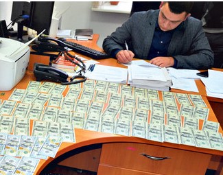 Каждый день в Украине берут взяток на 108 тыс. грн