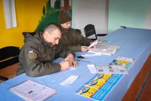 Випадкова людина за кермо не сяде: Слов’янські гвардійці склали іспит з водіння