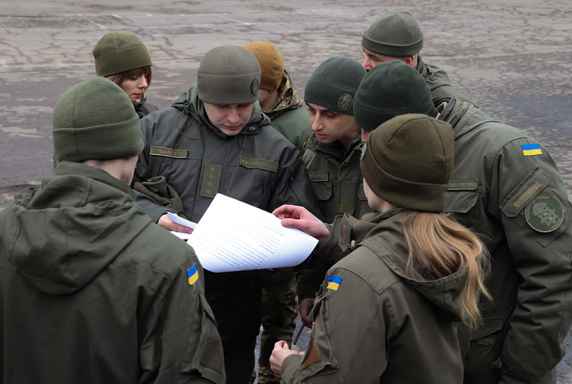 На базі Слов’янського полку гвардійців-психологів в ООС інструктують по-новому
