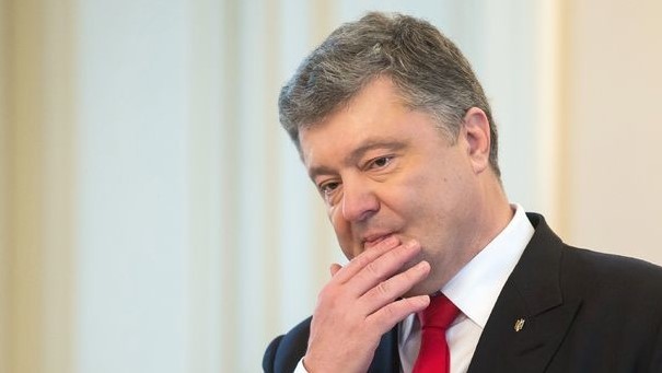 Порошенко не исключает введение ежегодной “13-й пенсии” для малообеспеченных пенсионеров