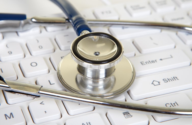 Как медучреждения будут переходить на электронные документы