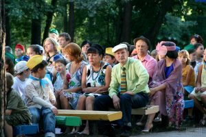 Суд разрешил показ в Украине сериала “Сваты”, а его звезде – въезд в страну