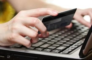 У жительки Святогірська інтернет-продавець «відібрав» 3,5 тисячі гривень