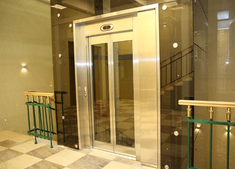 В жилых домах от 4 этажей предлагают обязательно проектировать лифты