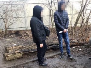 У Слов’янську чоловіку, який спустошив банківський рахунок батька хворої дитини на 945 тис грн, повідомлено про підозру у шахрайстві