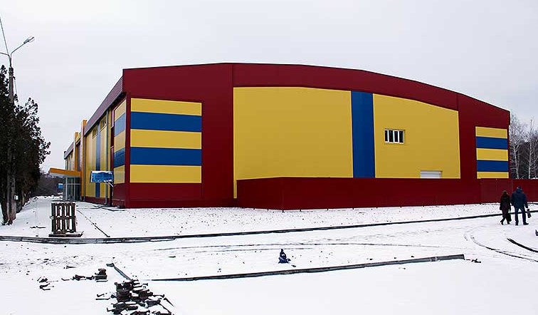 Покатались? На ледовую арену в Краматорске не хватило денег