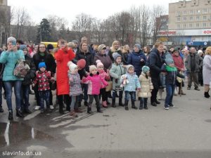 Славянск продолжает праздновать Масленицу
