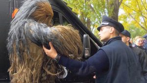 Чего нельзя делать на выборах: запрет на маски и скандал из-за символики