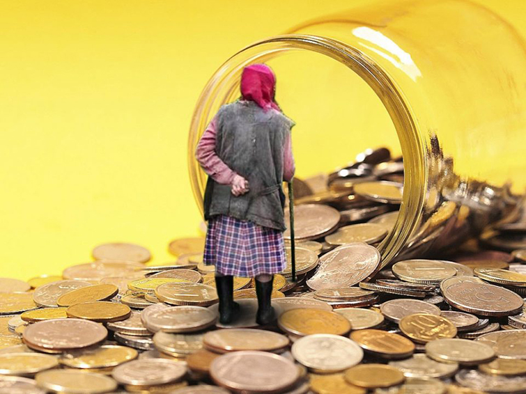 С 1 июля повысят пенсии: кому и на сколько