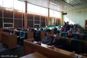 Центральная власть пока не ответила депутатам Славянского городского совета