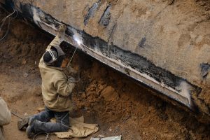 В Донецкой области ремонтники попали под обстрел во время работ в районе насосной станции