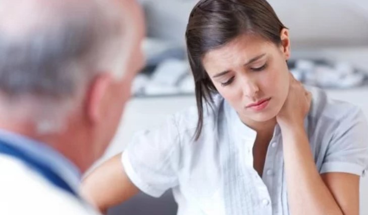 Когда нужно идти к эндокринологу: тревожные симптомы