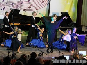 Учащиеся и педагоги школы искусств Славянска приглашают желающих на отчетный концерт