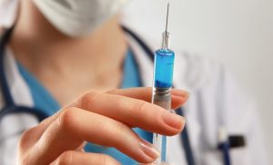 В частных клиниках и роддомах прививки сделают безоплатно