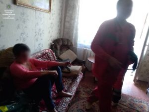 Моя мати зачинилася у квартирі, відкрила газ та написала прощальне повідомлення: у Краматорську жінку врятували від необдуманого кроку