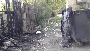Кто поджигает новые мусорные баки в центре Славянска?