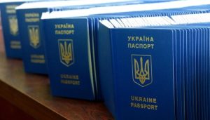 В Украине приостановят оформление и выдачу заграничных паспортов и ID-карт