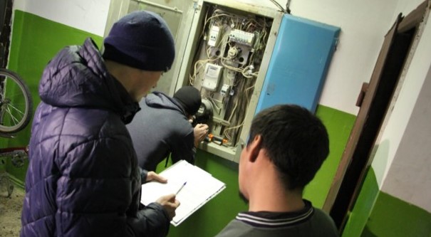 Пеня, суды, отключения: должников по коммунальным платежам ожидают более суровые наказания