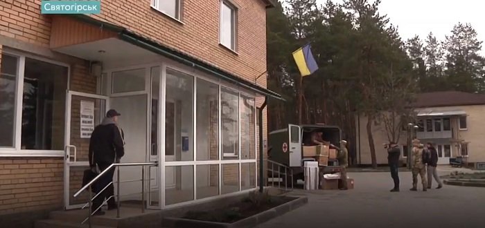 В Святогорск в госпиталь для ветеранов войны доставили гуманитарную помощь