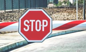 Из Украины снова просят не выпускать топ-чиновников