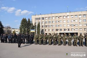 Громадян просять спокійно реагувати на прохання силовиків перевірити документи, оглянути транспортний засіб та особисті речі