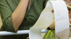 Почему надо всегда забирать чеки в магазинах