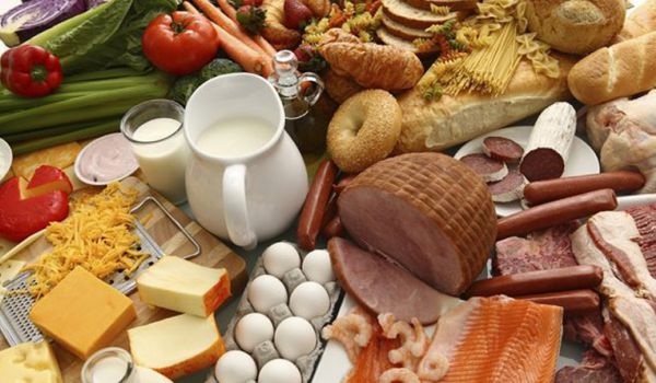 Названы продукты, которые можно употреблять после окончания срока годности