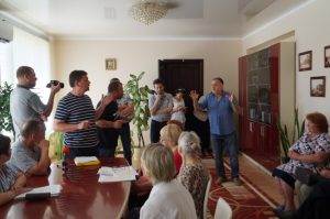 Дискуссия по общежитию привела к тому, что Вадим Лях ушел из своего кабинета