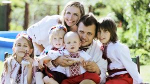 Многодетные родители могут подать заявление на выплаты