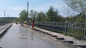 Ремонт моста через ріку Сіверський Донець у напрямку Святогірська: фото